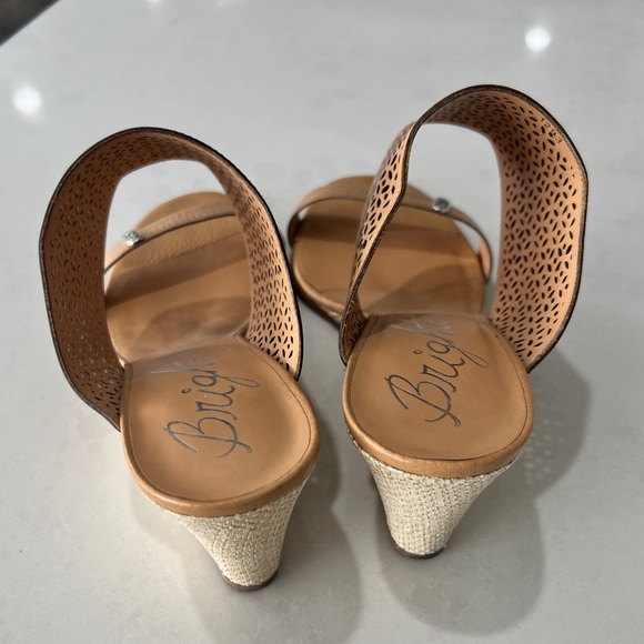 Brighton Ramon Platform Wedge Sandals Laser Cut Leather Women’s Size 9 Tan - Picture 9 of 13